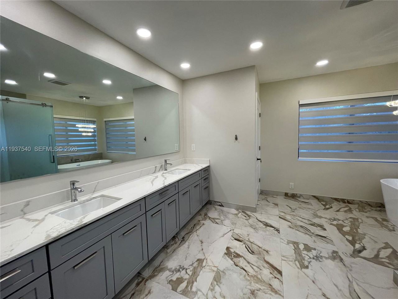 16820 Nw 79th Pl - Photo 6 of 8