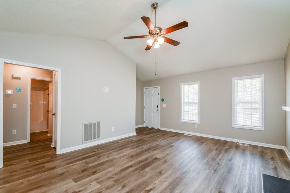 40 Bent Creek Ct - Photo 4 of 17