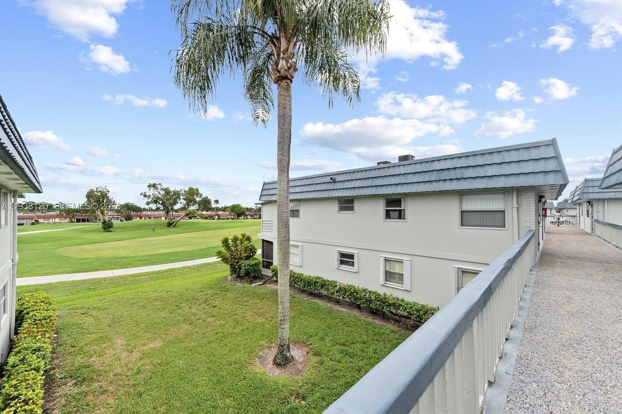 191 Tuscany C #191 - Photo 3 of 14