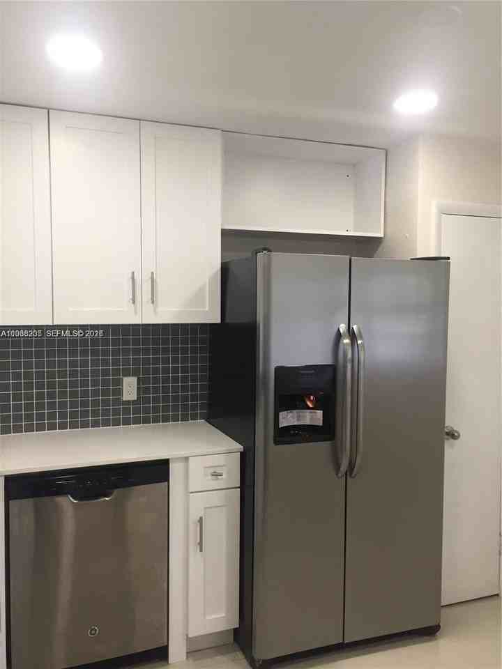 1550 Ne 191st St #309 - Photo 5 of 13