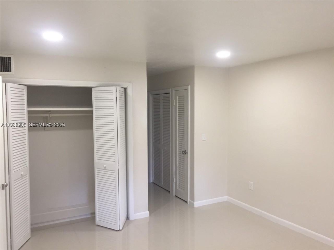 1550 Ne 191st St #309 - Photo 6 of 13