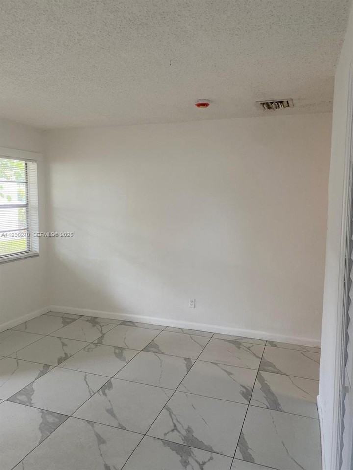 2861 Nw 15th Ct #2 - Photo 5 of 14