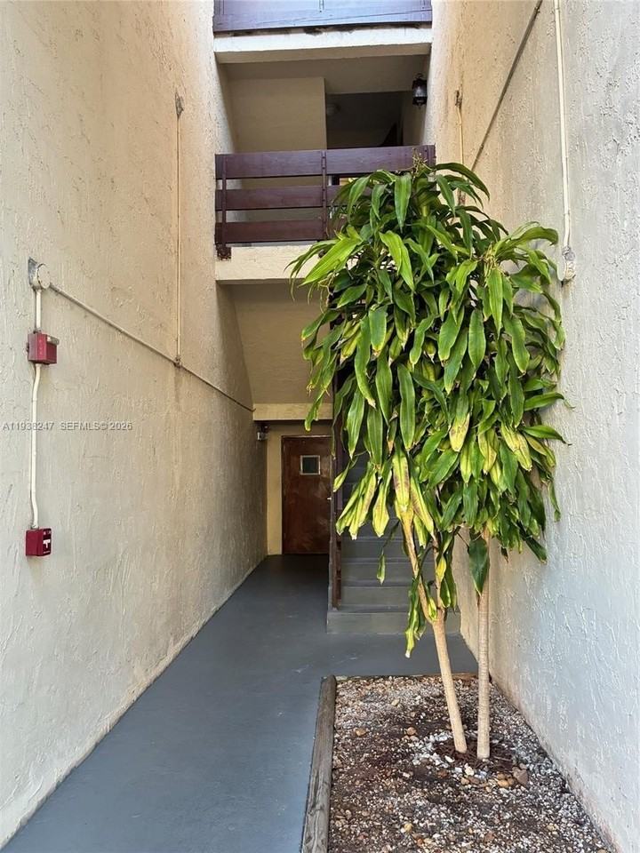 9040 Sw 125th Ave #D101 - Photo 2 of 49