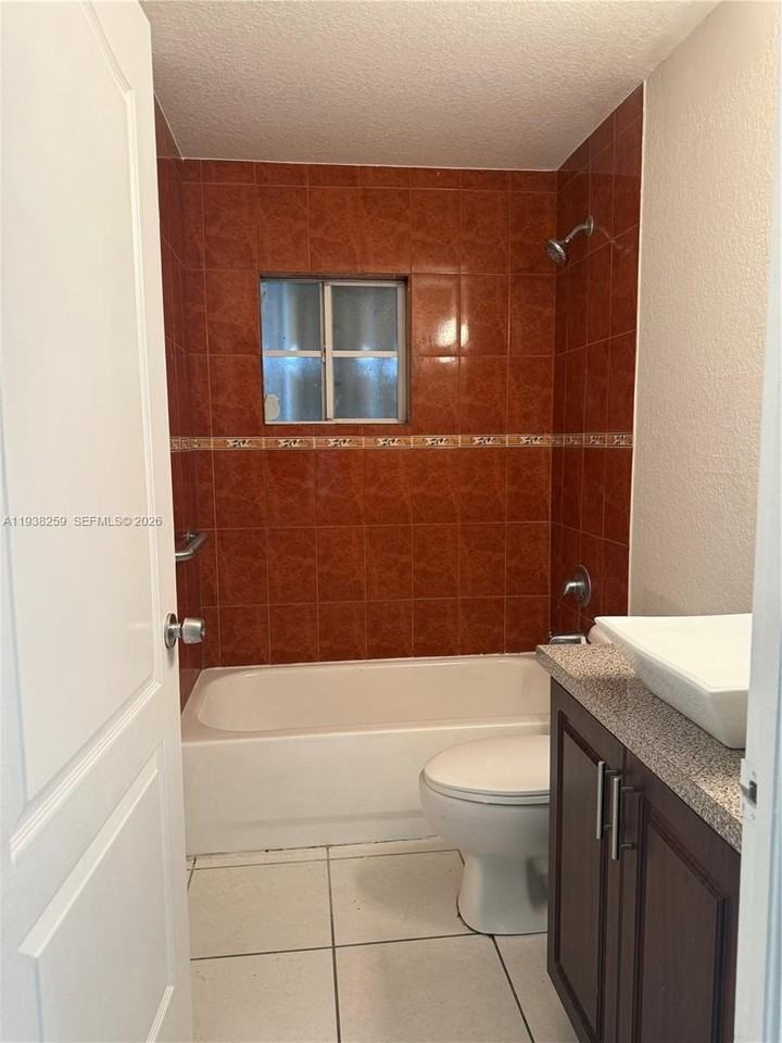 1330 Nw 7th Ct #0 - Photo 7 of 8