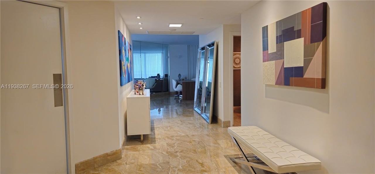 3802 Ne 207th St #1204 - Photo 4 of 50