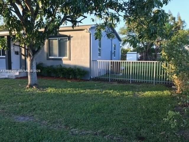 6441 Sw 30th St - Photo 3 of 13