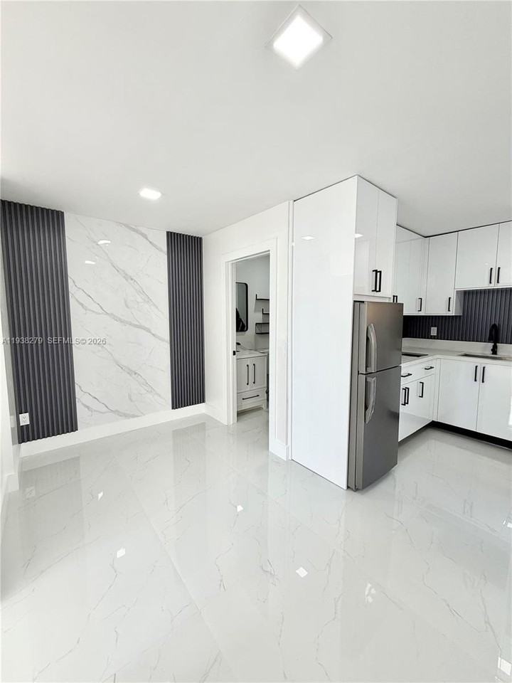 5051 Sw 128th Ct #2 - Photo 2 of 11