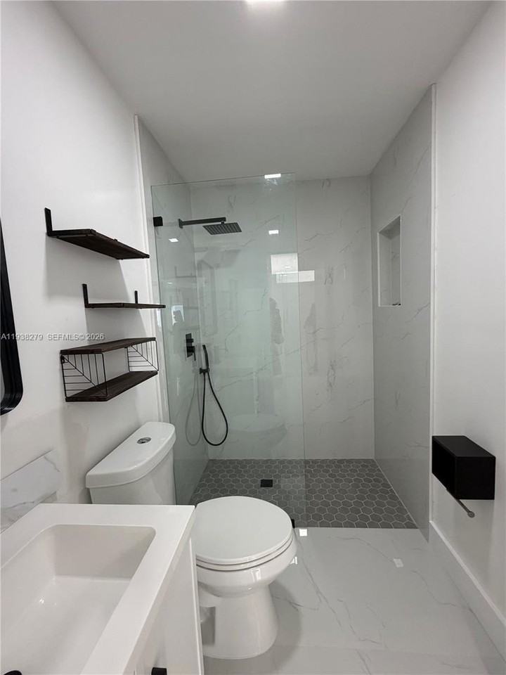 5051 Sw 128th Ct #2 - Photo 4 of 11