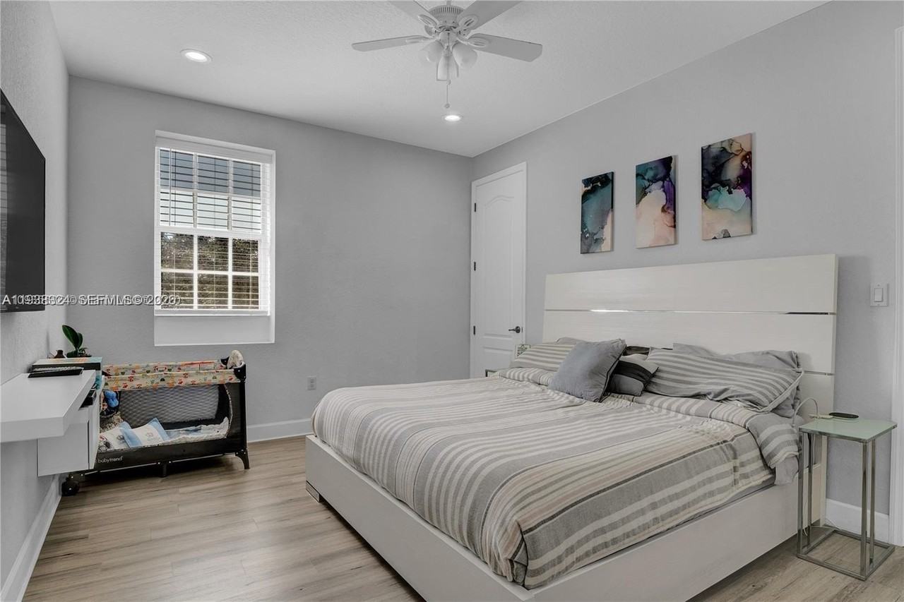 531 Sw 147th Ave #2-4 - Photo 4 of 12