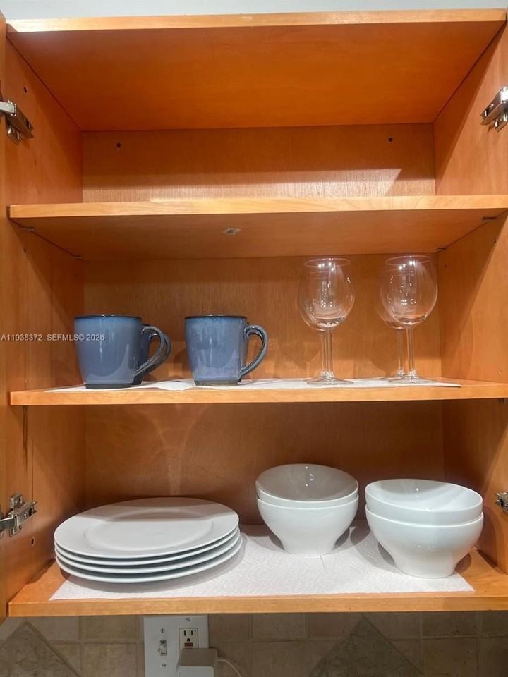 740 Michigan Ave #5 - Photo 4 of 4