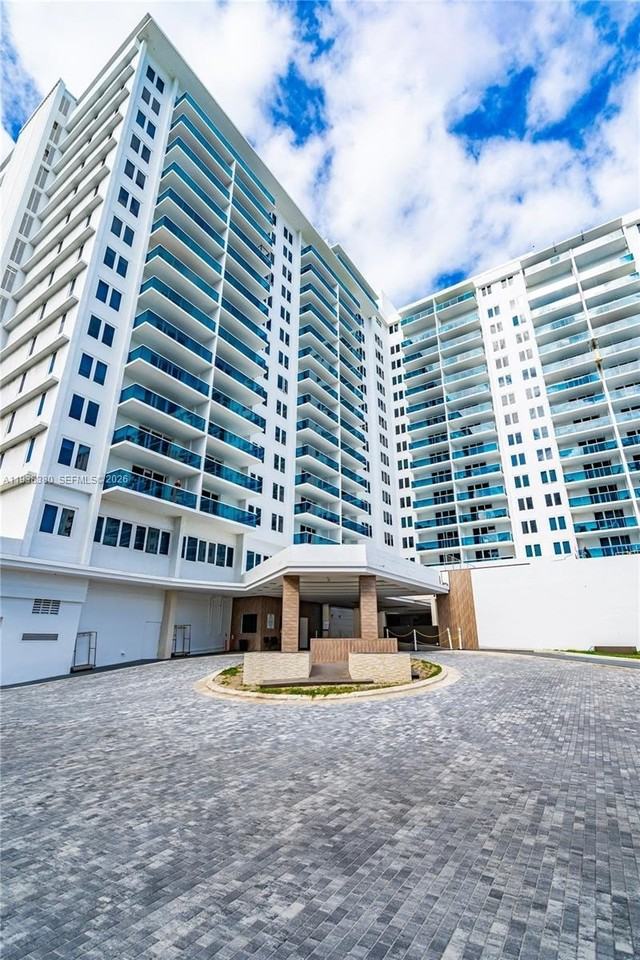 2301 Collins Ave #1425 - Photo 5 of 18