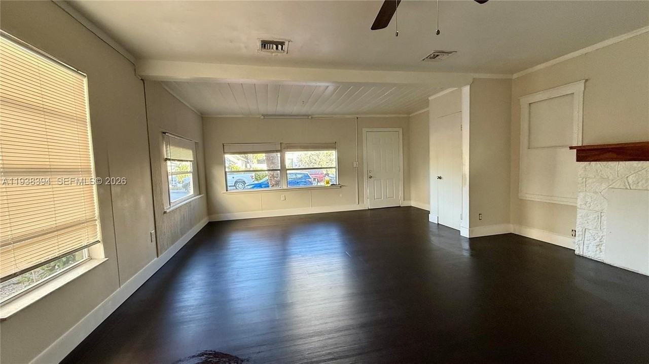 225 N K St #1 - Photo 5 of 17