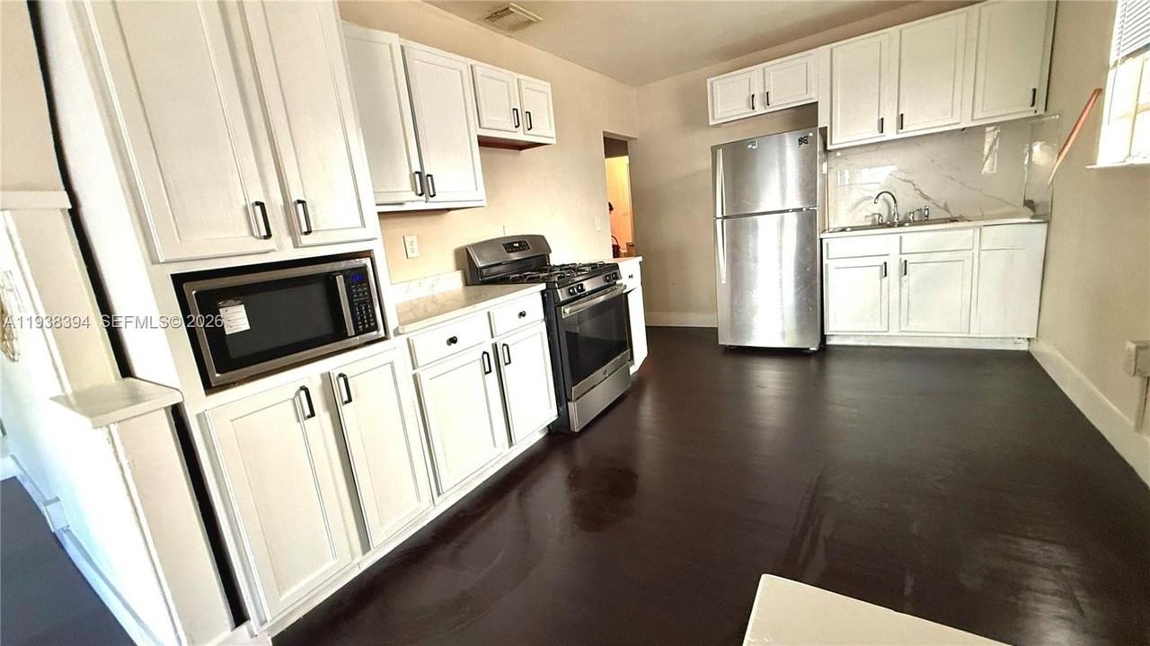 225 N K St #1 - Photo 6 of 17