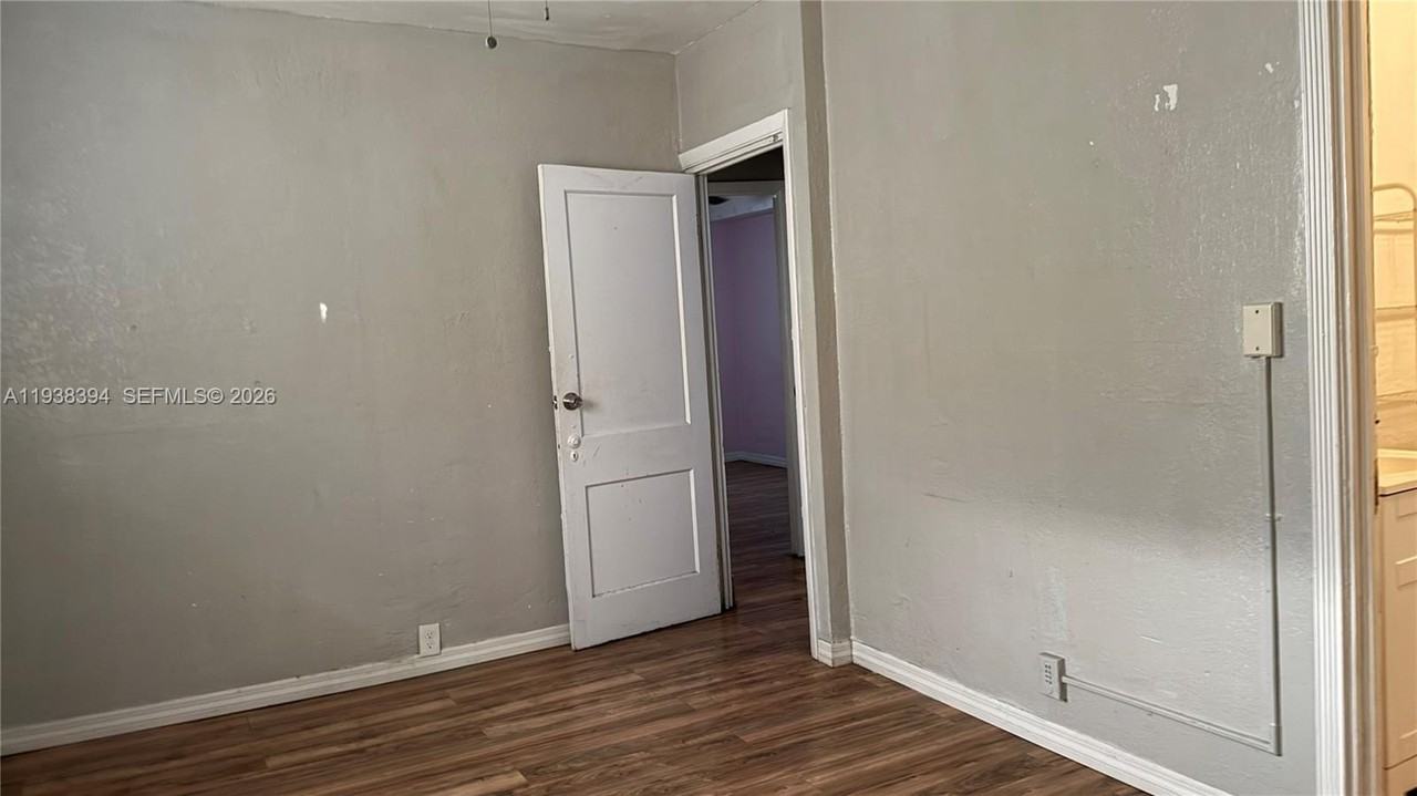 225 N K St #1 - Photo 7 of 17