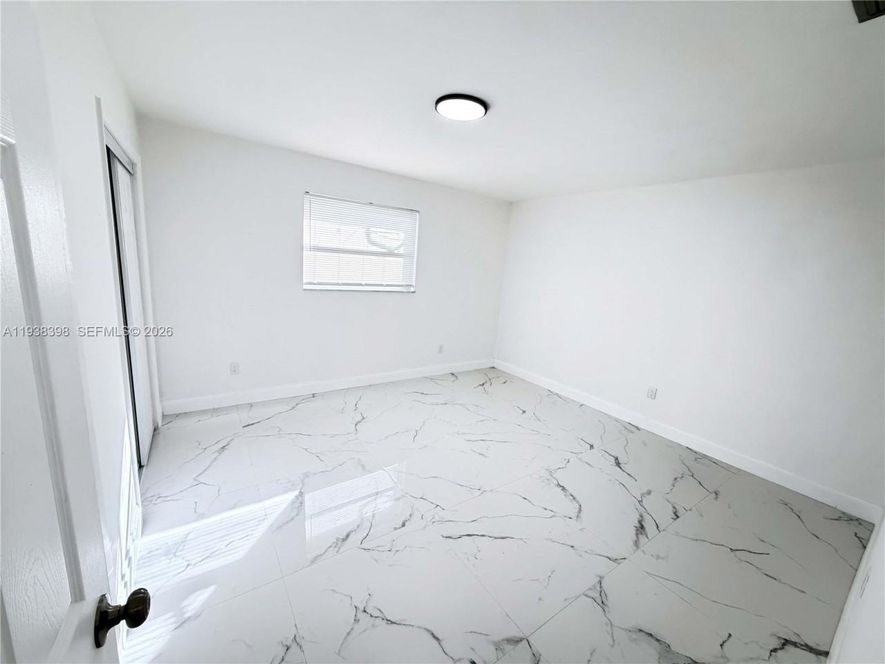 133 Se 2nd Ave #2 - Photo 6 of 10