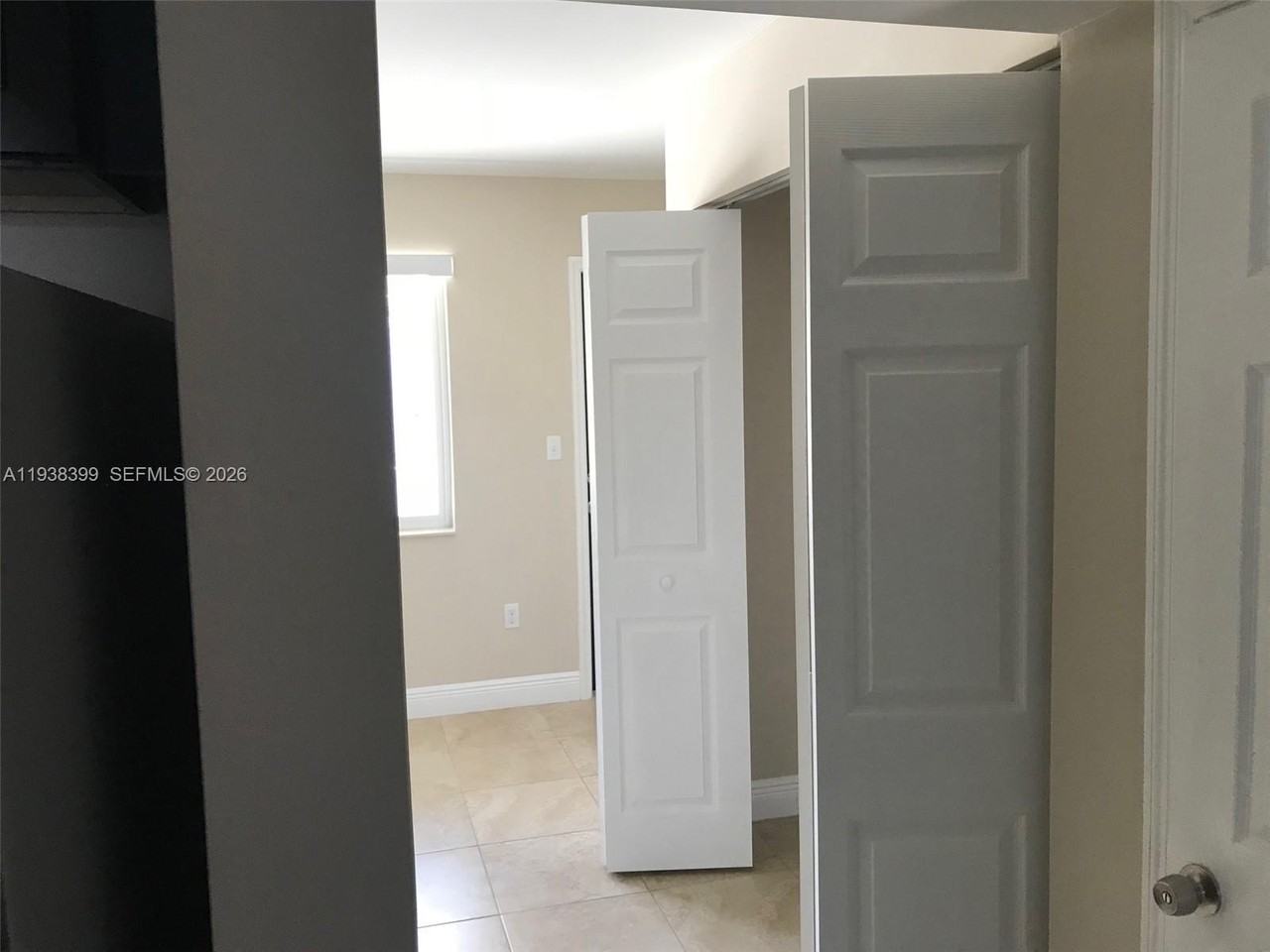 1990 Nw 4th Ct #7 - Photo 5 of 12