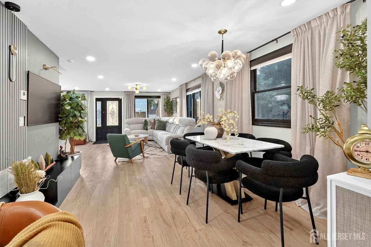 162 Brower Ave - Photo 7 of 48