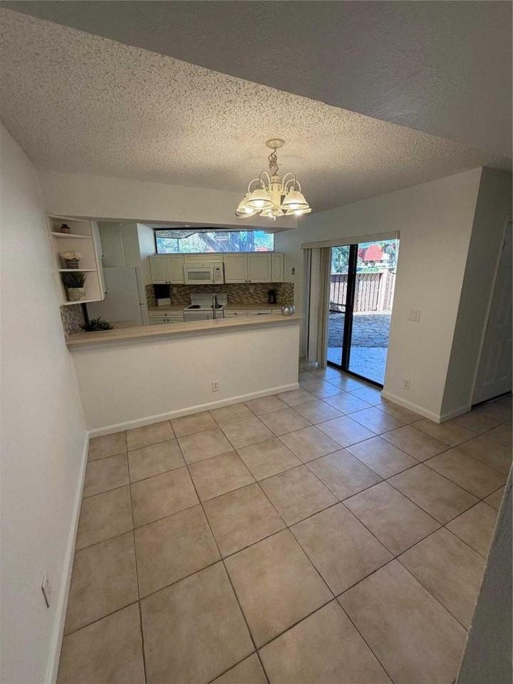 8183 Severn Dr - Photo 4 of 10