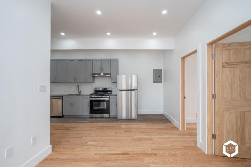 833 Cleveland St - Photo 6 of 10