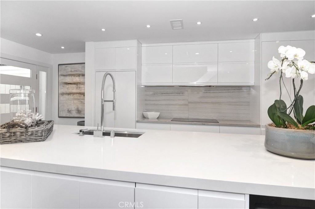 3861 Aruba Cir - Photo 4 of 45