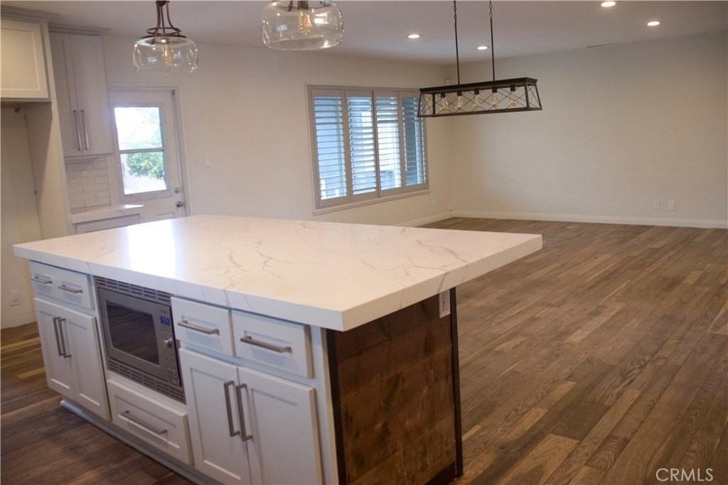 9621 Central Ave - Photo 7 of 32