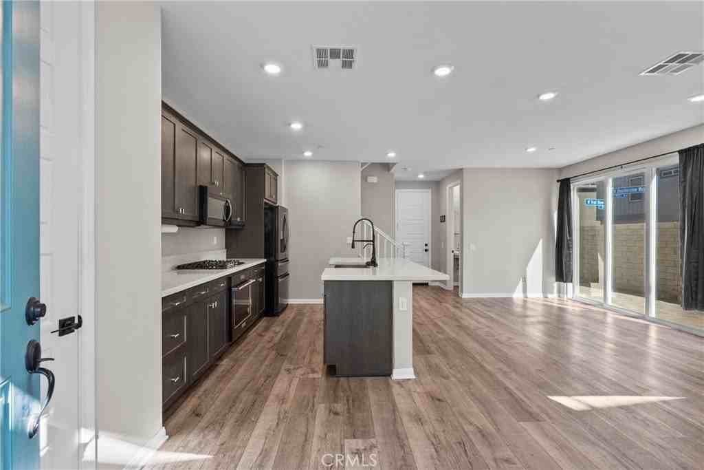 27004 Trail View Ln - Photo 4 of 50