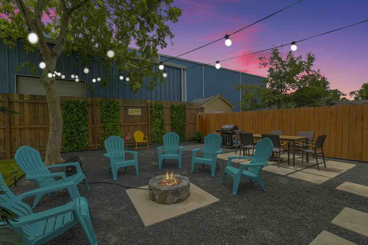 Fairbanks St - Photo 4 of 11