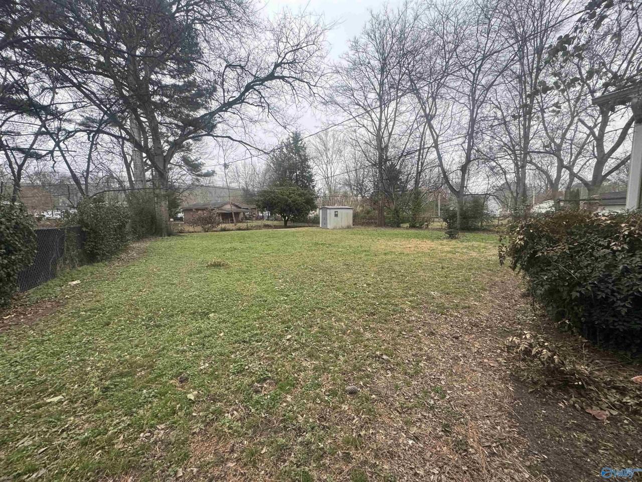 1808 Oakwood Ave Ne - Photo 3 of 19