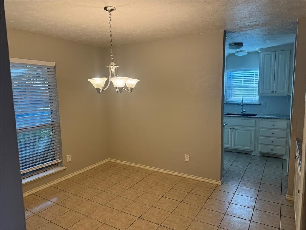 937 Whitehall Dr - Photo 4 of 13