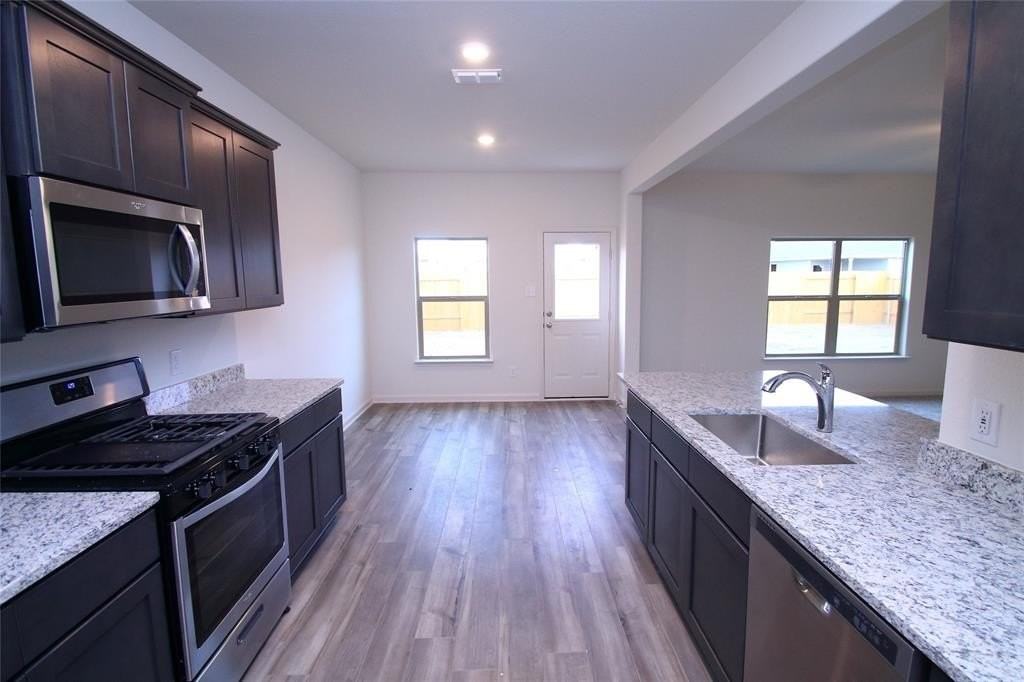 13626 Logan Pass Dr - Photo 4 of 40