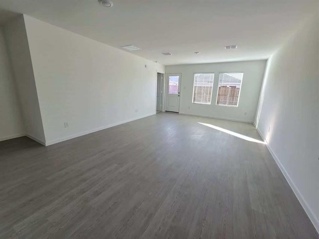 2052 Sulky Ln - Photo 7 of 12