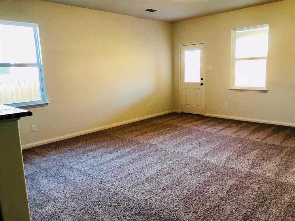 140 Curt St - Photo 7 of 25