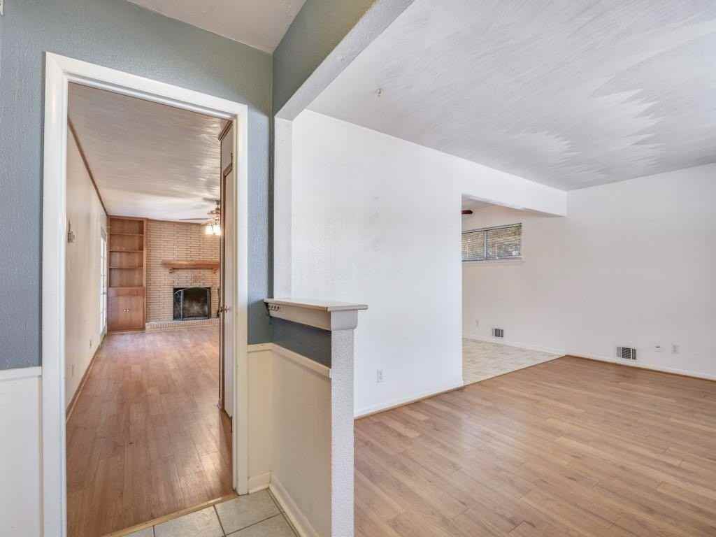 722 Hawthorne Dr - Photo 7 of 36