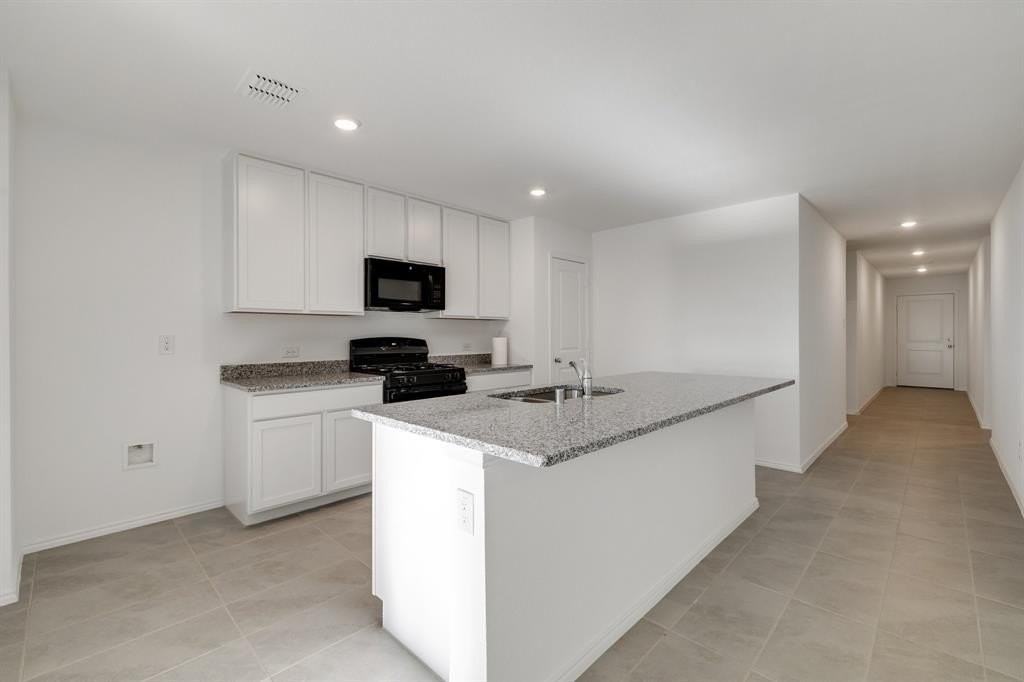 2809 Ozark Cir - Photo 5 of 28