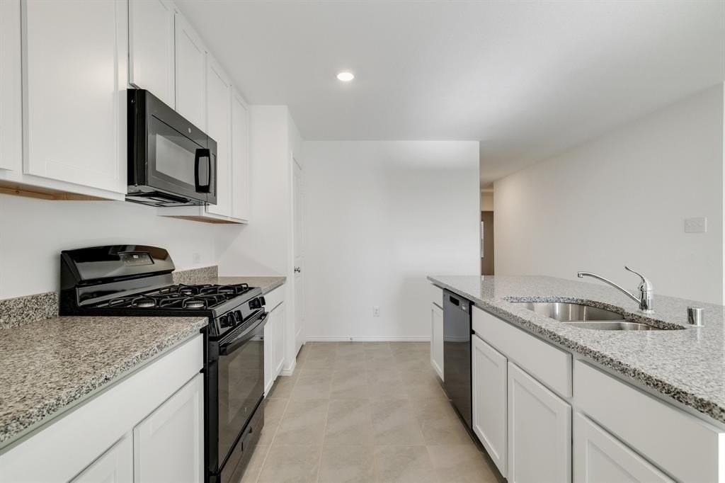 2809 Ozark Cir - Photo 6 of 28