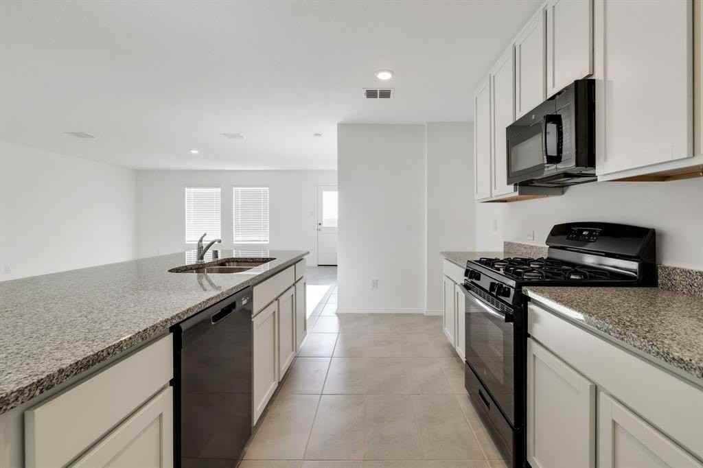 2809 Ozark Cir - Photo 7 of 28