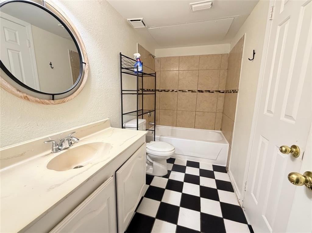 3011 Harbinger Ln - Photo 2 of 13