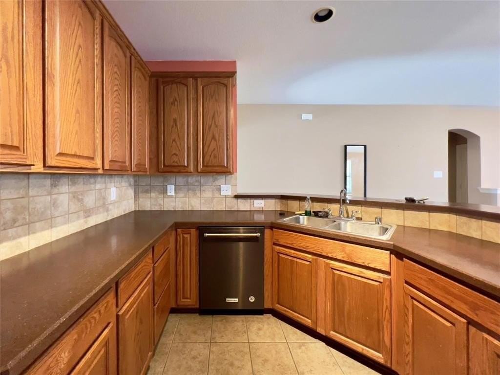 4716 Worchester Ln - Photo 6 of 19