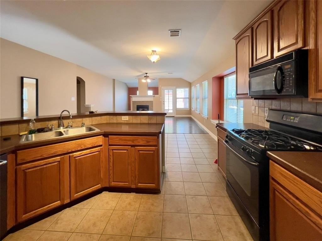 4716 Worchester Ln - Photo 7 of 19