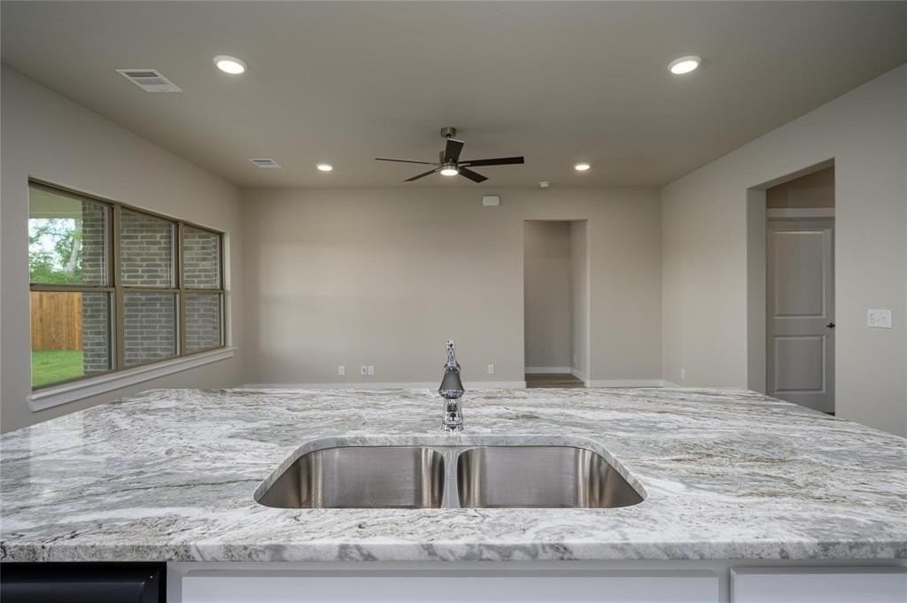 412 Heritage Grove Rd - Photo 7 of 20