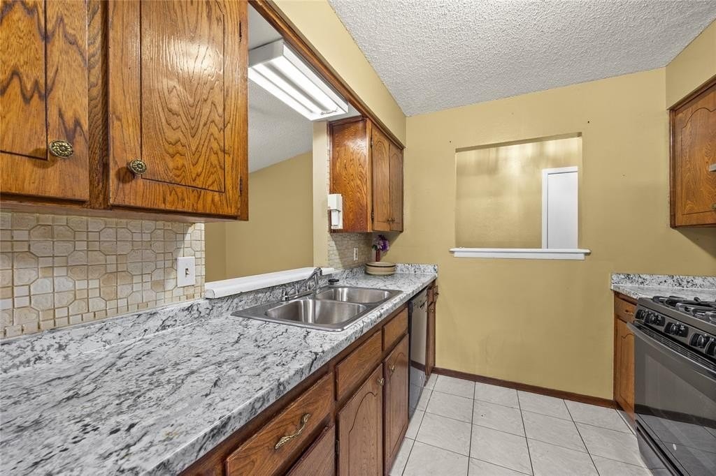 517 Mcdivitt Dr - Photo 5 of 16