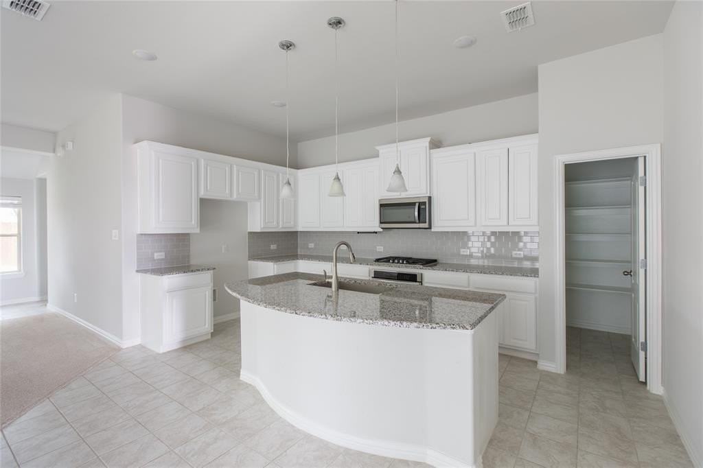 2811 Willow Ln - Photo 6 of 29