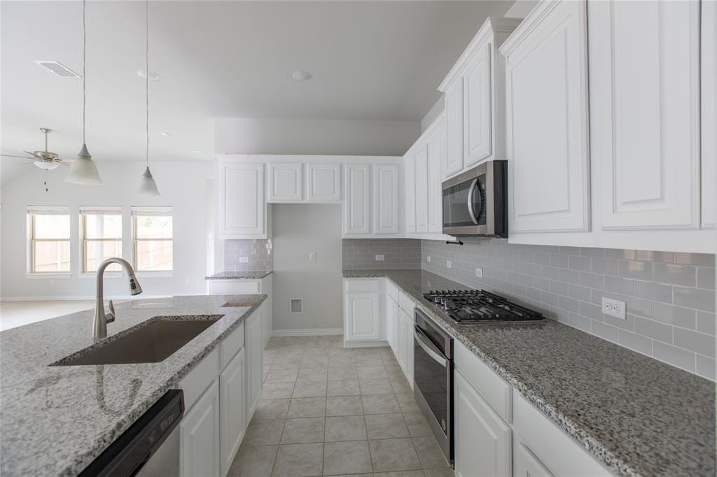 2811 Willow Ln - Photo 7 of 29