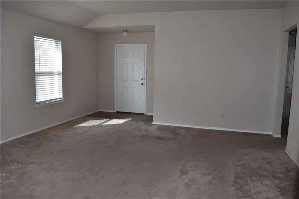 425 Andalusian Trl - Photo 3 of 13