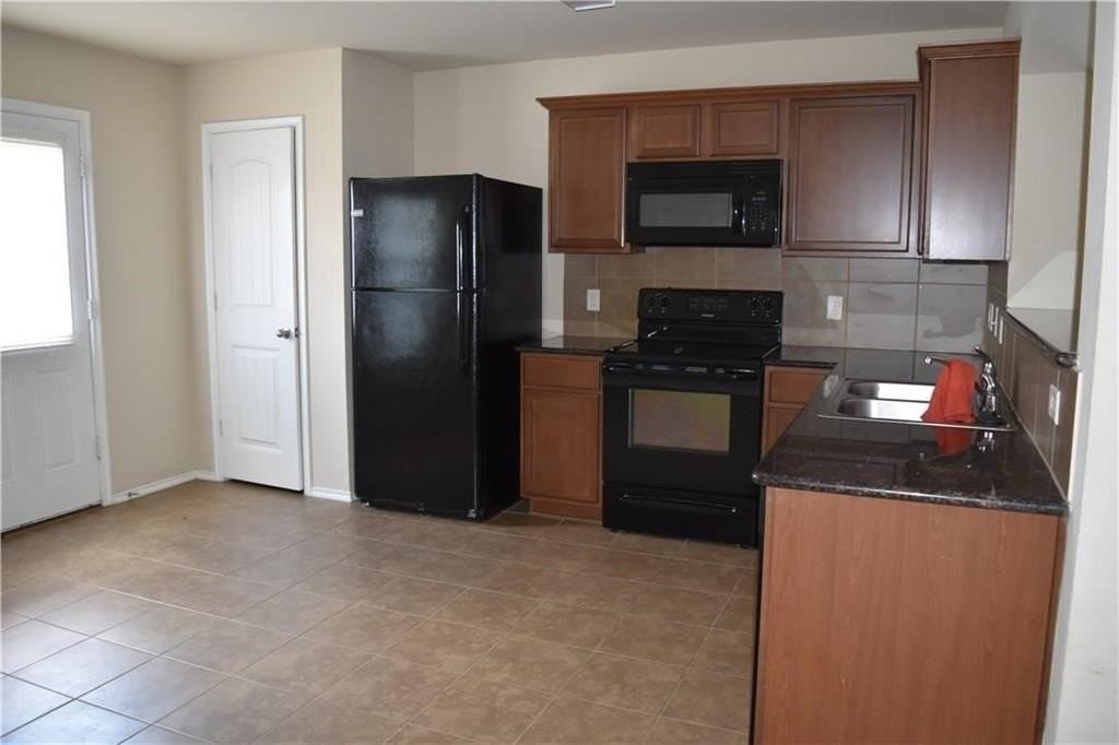 425 Andalusian Trl - Photo 5 of 13