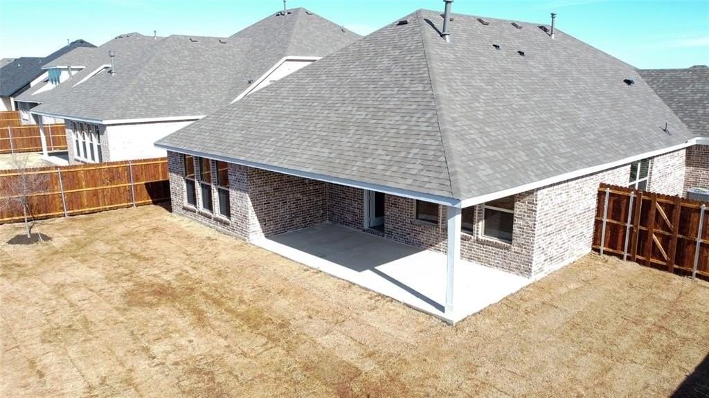 801 Newberry Ln - Photo 3 of 40