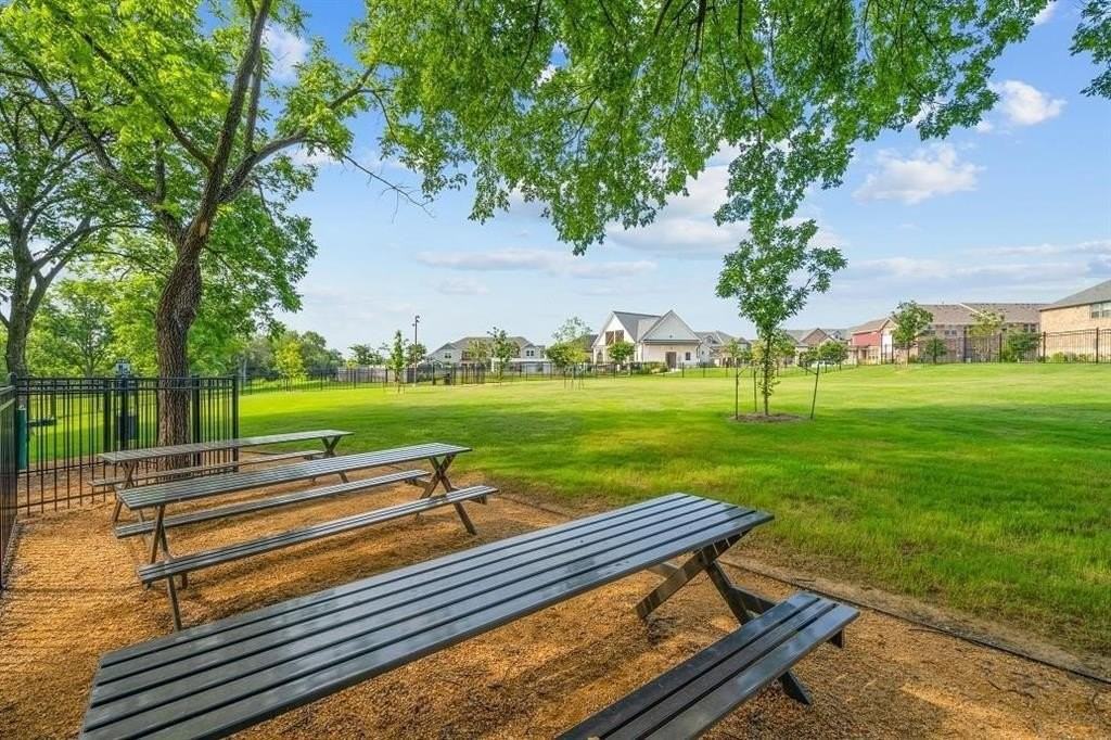 2626 Bechtol St - Photo 2 of 26