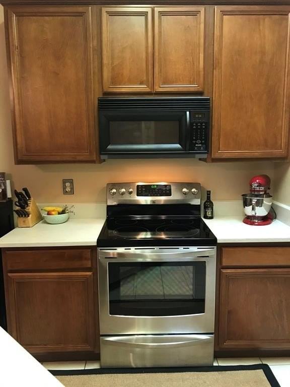 1614 Poinsettia Blvd - Photo 2 of 4