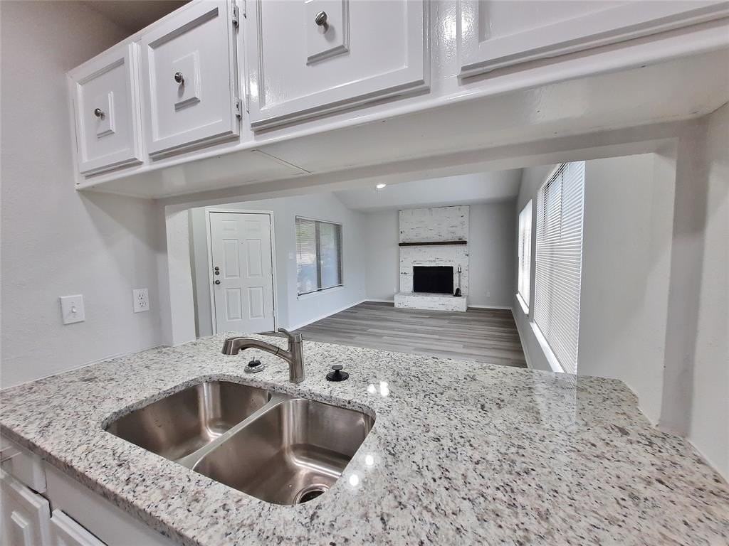 4609 Riverpark Dr - Photo 6 of 15