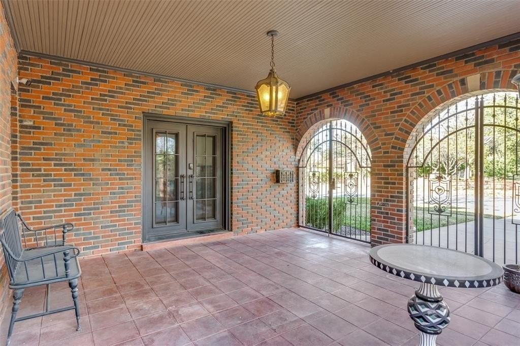 2809 Park Hill Dr - Photo 4 of 33